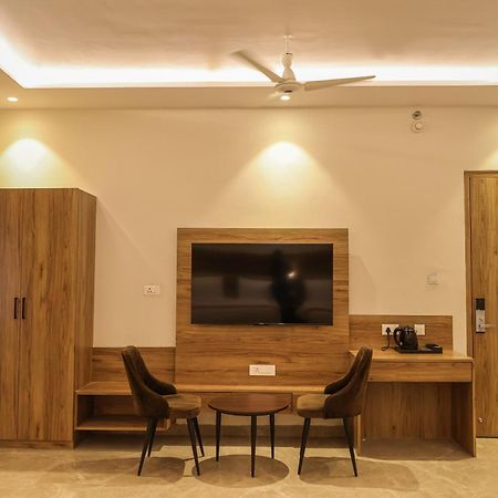 Hotel Ss Grand Kanpur Exterior foto